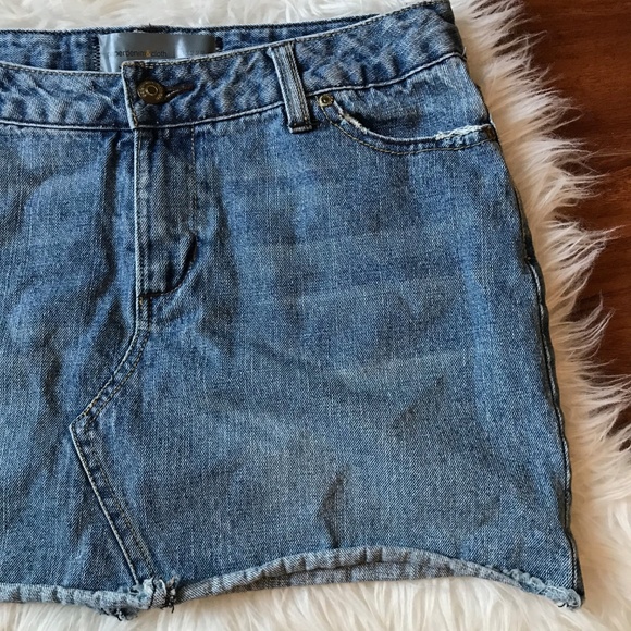 Paper Denim & Cloth Distressed Light Wash 100% Cotton Denim Mini Skirt - Picture 3 of 8